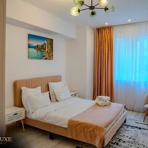  Apartament Yamaluxe - Pink & Gold With Many Facilities